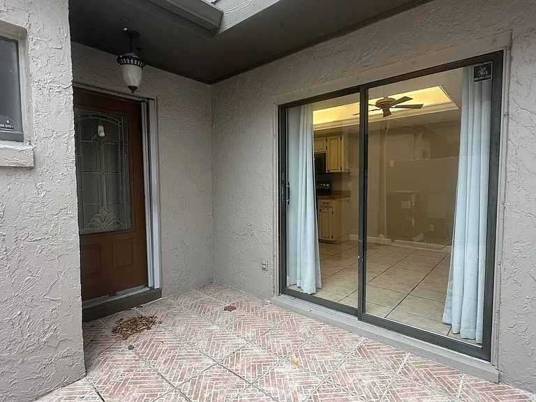1532 N Carolwood Blvd — Photo 50