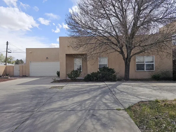 422 Phoenix Ave NW, Albuquerque, NM 87107