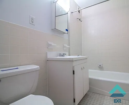 Rented by EXR | media 9