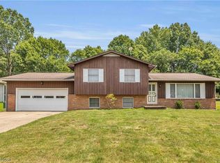 388 Cheryl Dr, Tallmadge, OH 44278