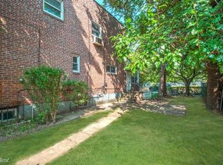 8253 165th St, Jamaica, NY 11432