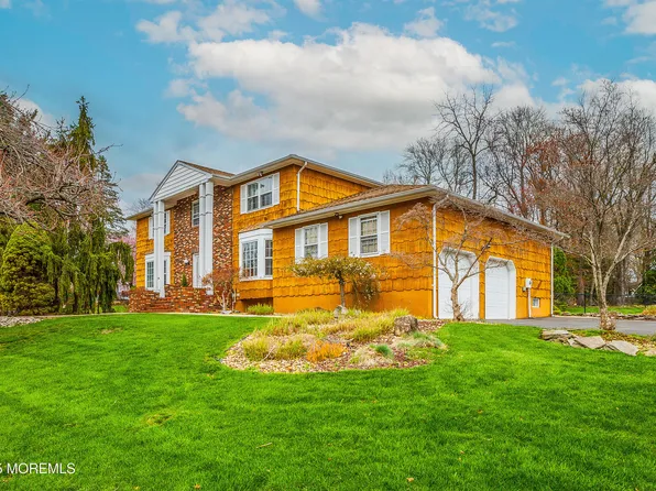 26 Washington Avenue, Morganville, NJ 07751