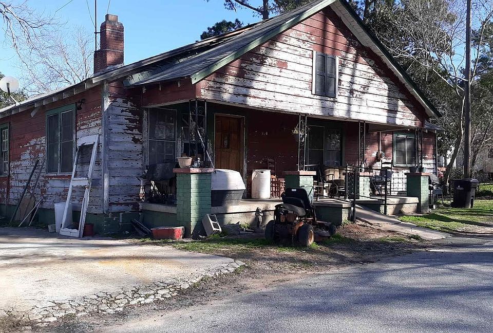 2nd image of 908 Sanders St