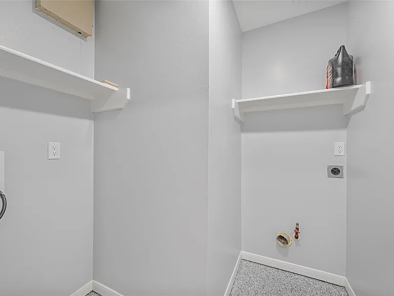 3910 Crystal Pass Ct — Photo 6