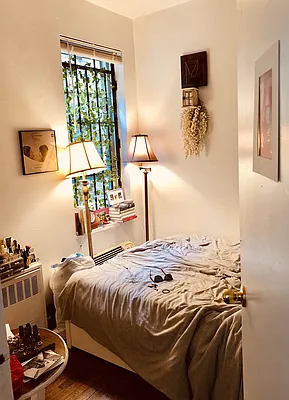 Rented by Real Broker NY LLC | media 24