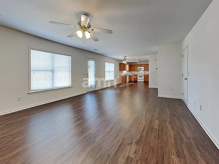 1843 Longmont Dr — Photo 7
