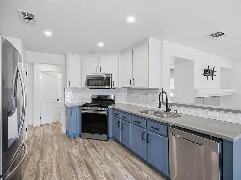 23856 Silver Summit Ct — Photo 13