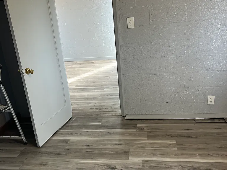 915 E 2nd St #915 — Photo 3