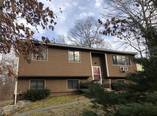 26 Canterbury Dr, Bradford, RI 02808