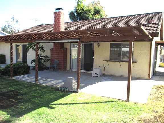 4th image of 3641 Lynn Cir