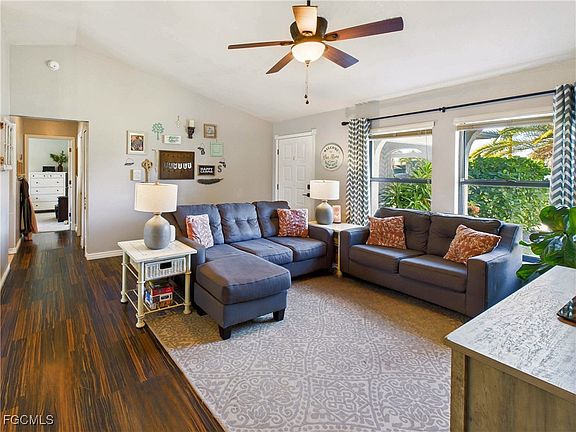 2nd image of 613 SW Santa Barbara Pl