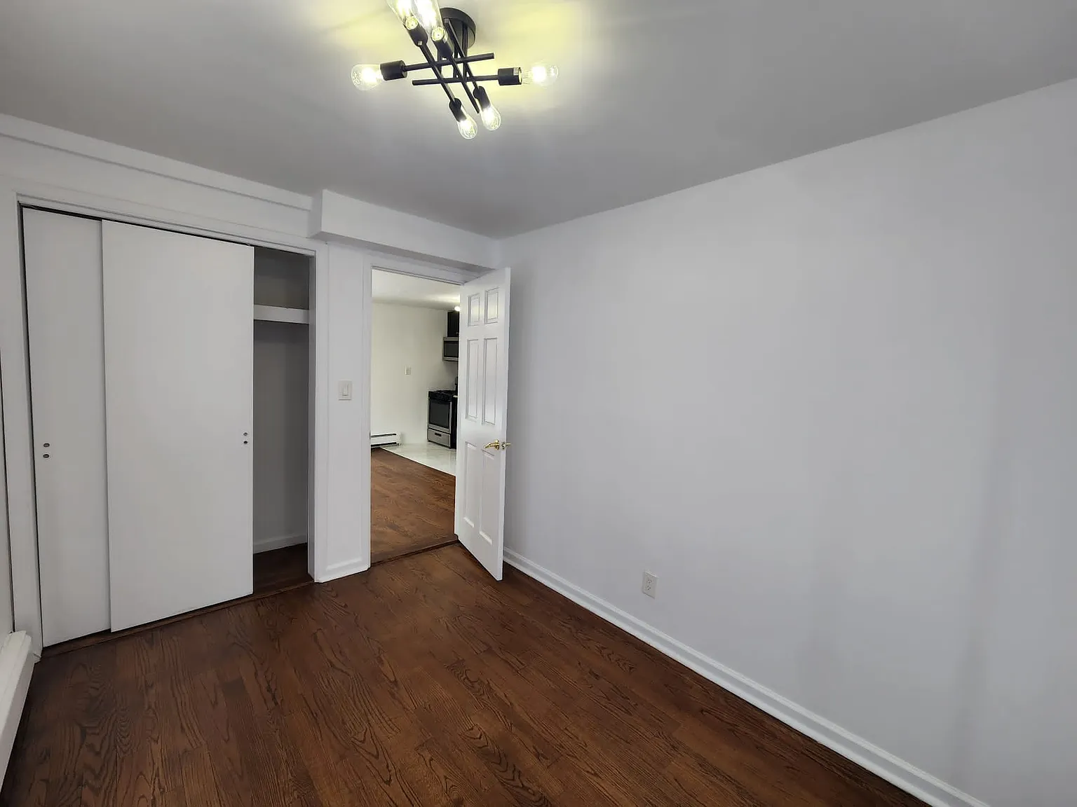 1 bed, $2,567 — Photo 4