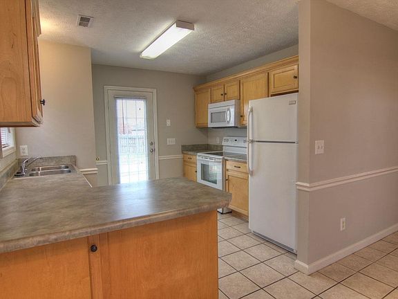 4th image of 9026 Nevada Ave