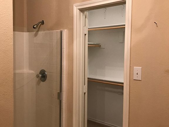 5th image of 2720 Atrium Dr