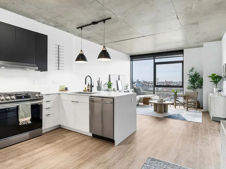 228 N Elizabeth St — Photo 1