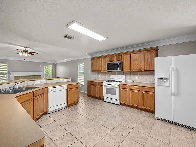 8014 Blackcherry Ln — Photo 7