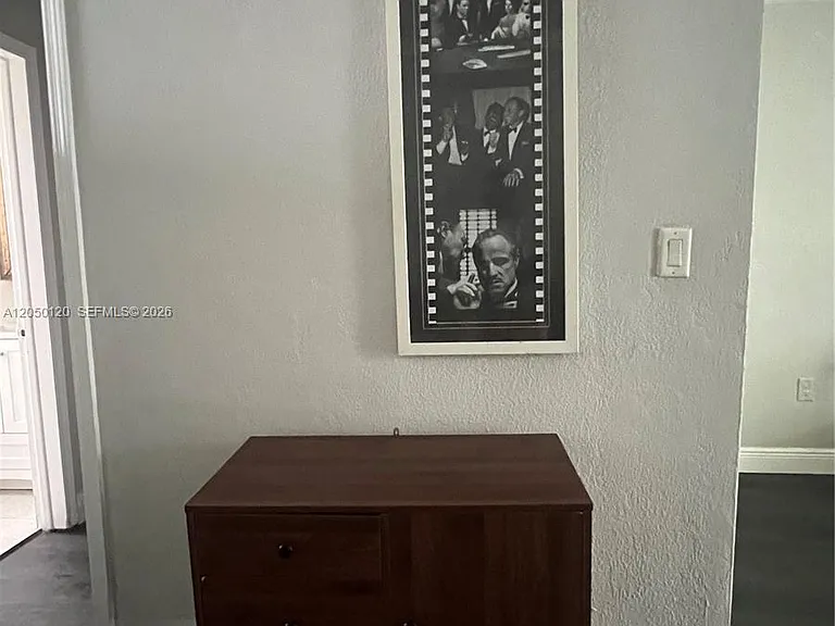 1524 Lenox Ave #11 — Photo 4