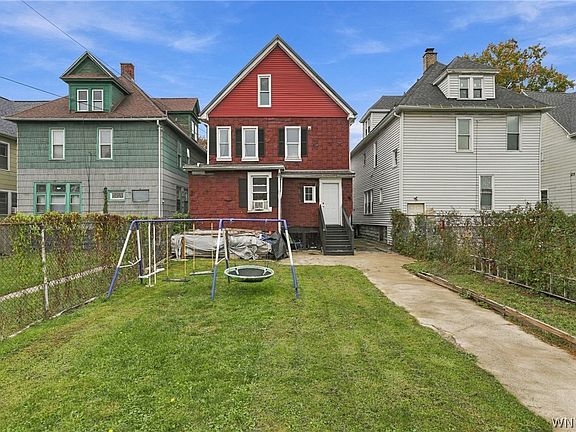3rd image of 53 Lilac St