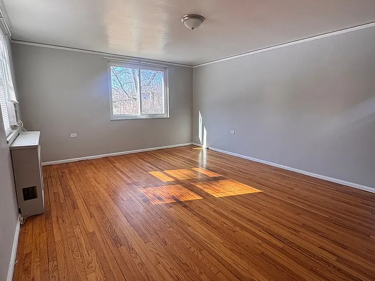 17-31 Flanders Ln — Photo 3
