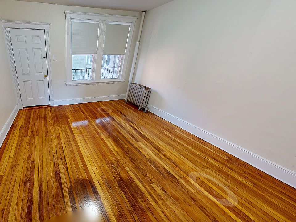 2nd image of 1637 Commonwealth Ave #122
