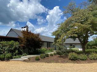 26 Canterbury Rd, Charlottesville, VA 22903