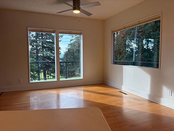 5th image of 134 Charlotte Ave
