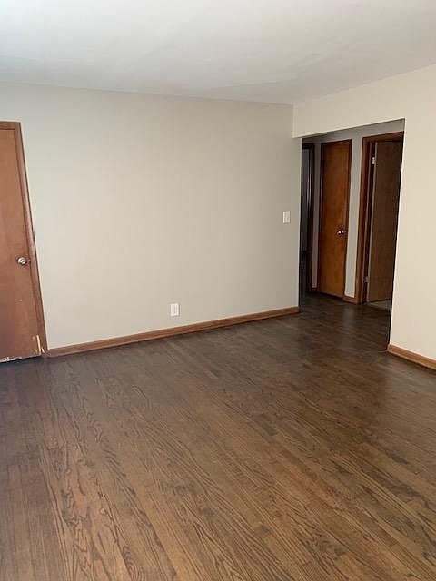 1st image of 3060 W Fardale Ave #3
