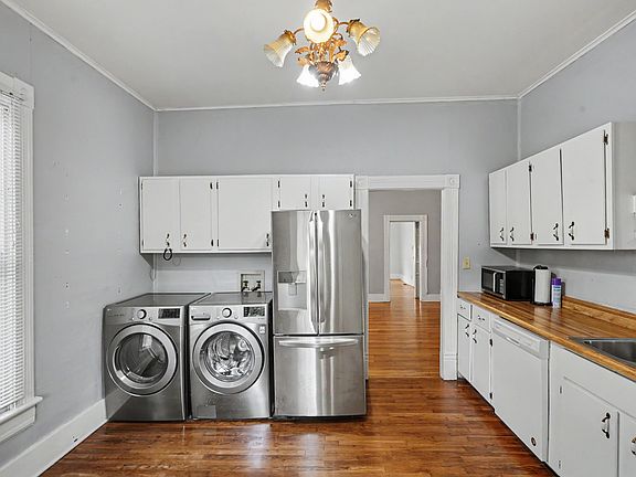 3rd image of 616 Colville St