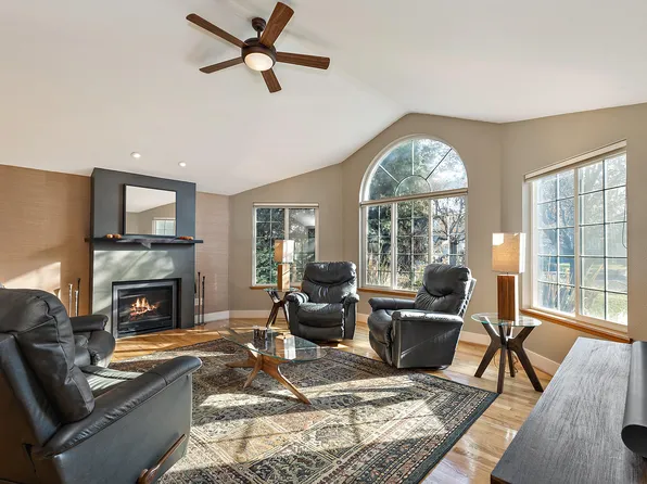 232 Sherwood Ct, Talent, OR 97540