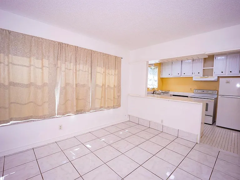 3240 Ridge Hill Rd #C — Photo 9