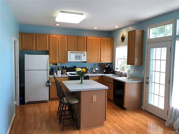 5th image of 3 Carla Ln