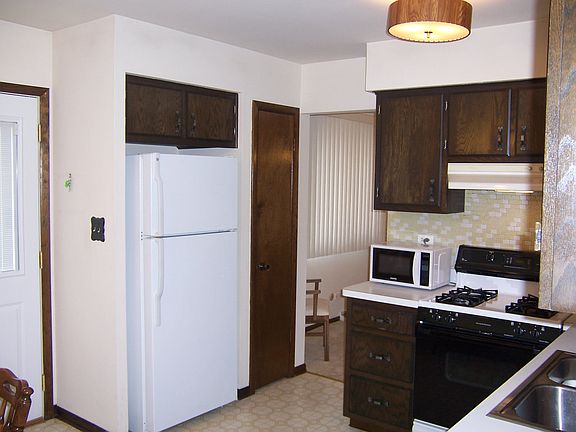 5th image of 15563 State St