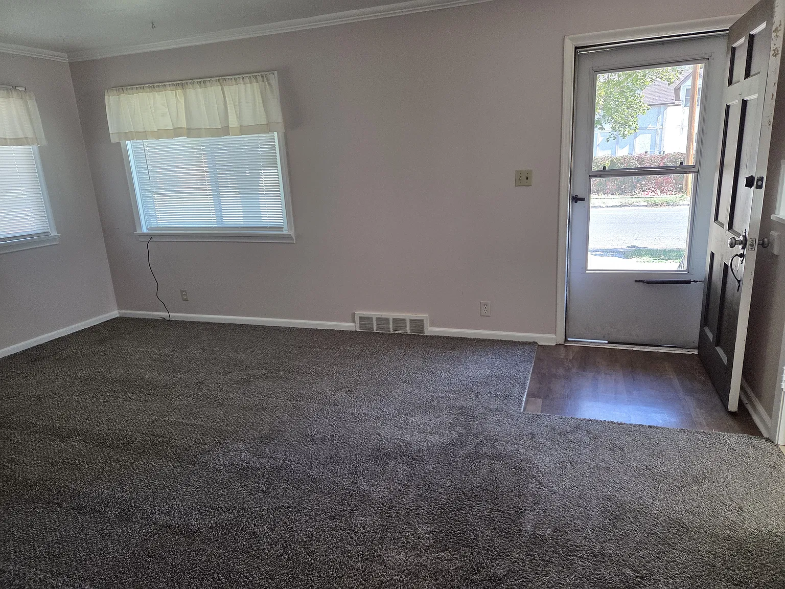 1 bed, 900 sqft, $1,000 — Photo 2