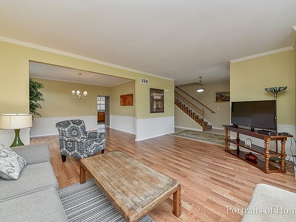 3rd image of 230 Woodland Dr