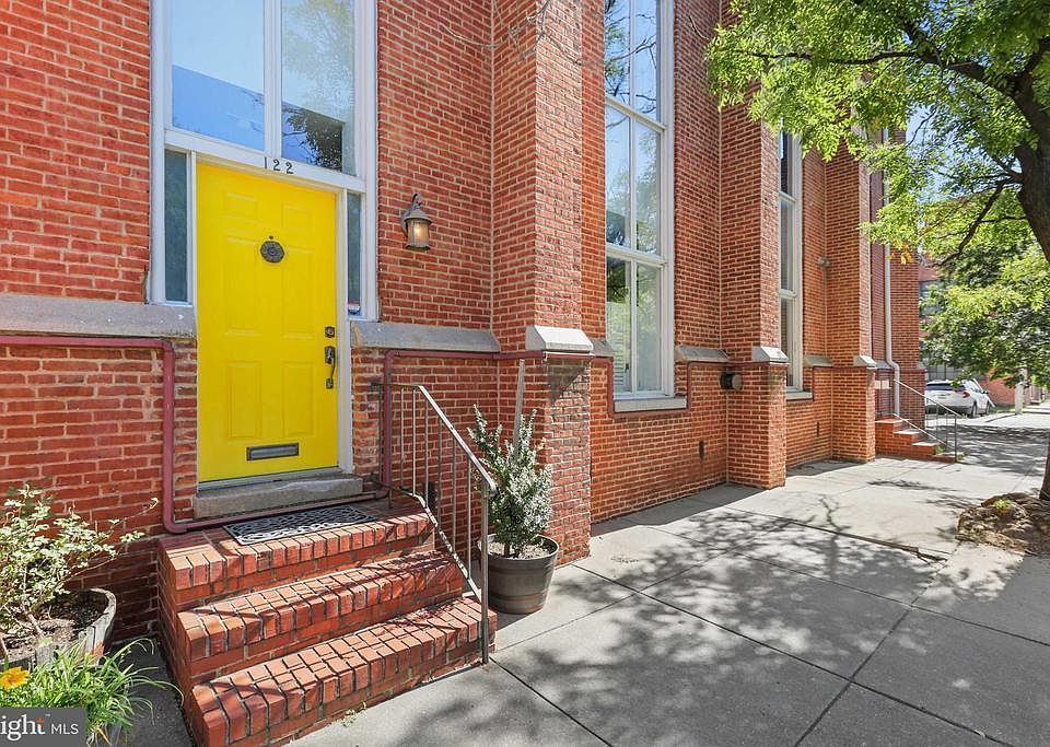 1st image of 122 W Henrietta St #5