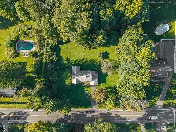 2nd image of 205 Glen Rd