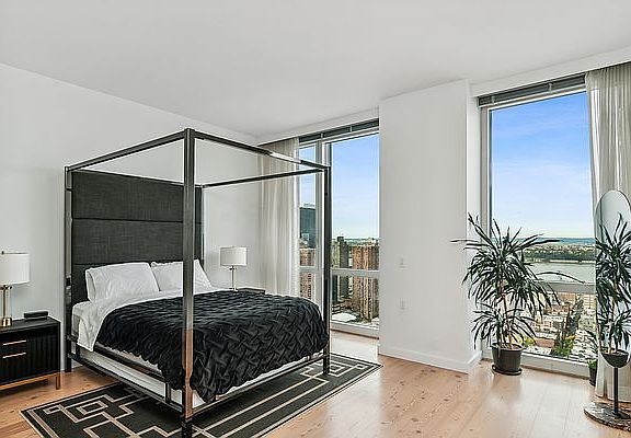 4th image of 247 W 46th St APT 4101