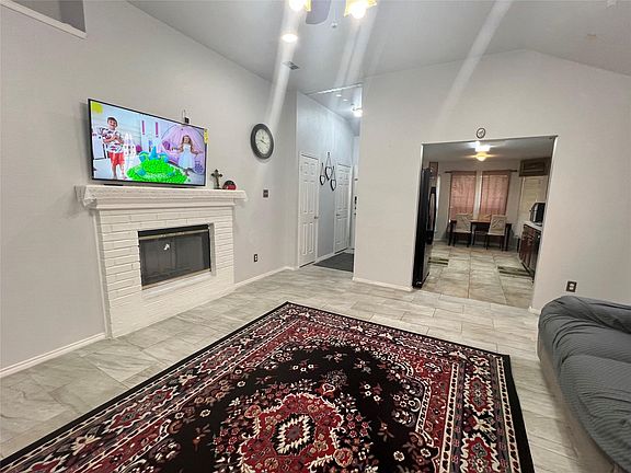 4th image of 2332 Rushing Springs Dr
