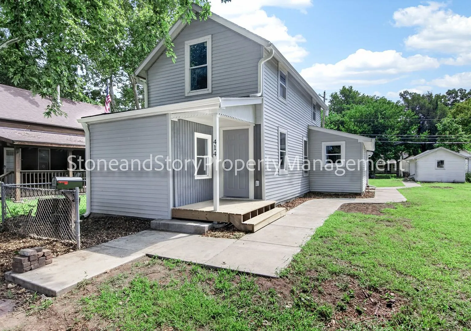 New Remodeled! 4 Bedroom 2 Bath — Photo 2