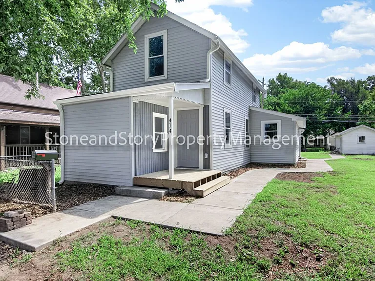 414 NE Grattan St — Photo 2