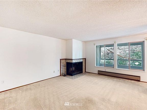 4th image of 23401 Lakeview Dr Unit J203