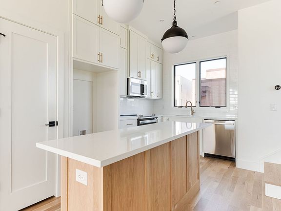 2nd image of 1701 Wheeler St #1B-1BA-1280SQFT