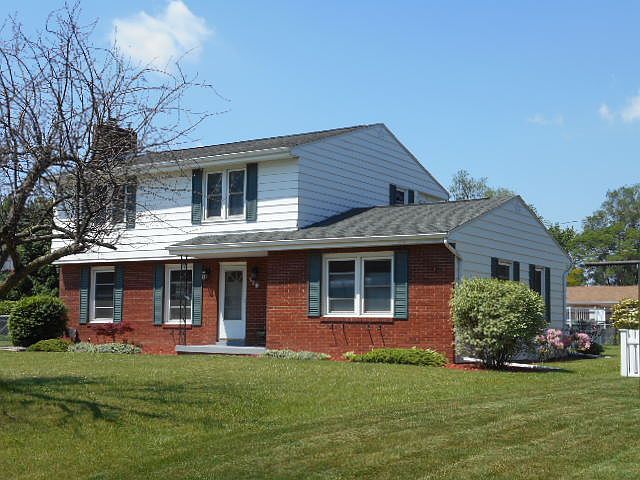 1st image of 715 Handy Dr