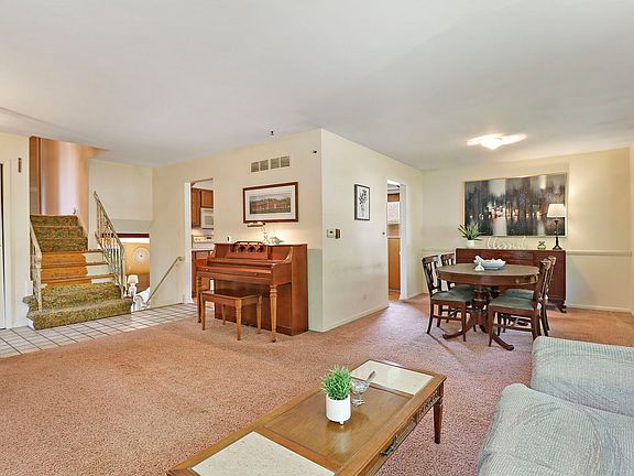 2nd image of 647 E Stark Dr
