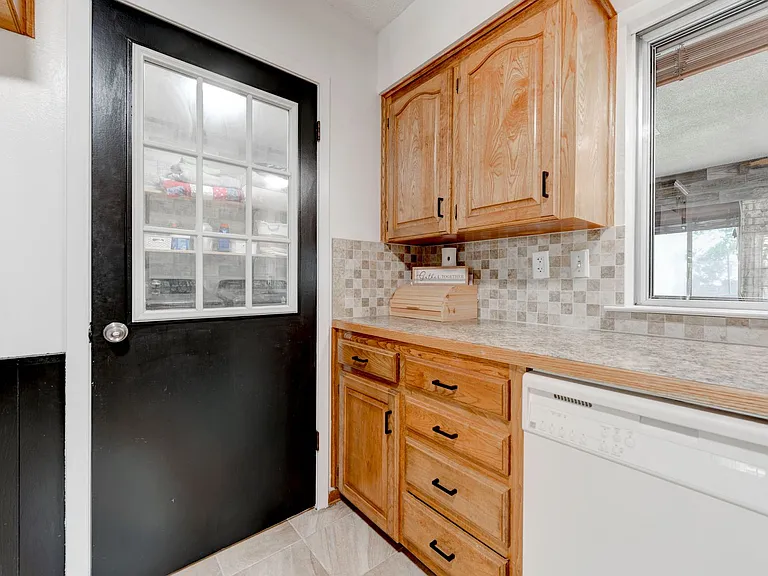 303 Manning Dr — Photo 22