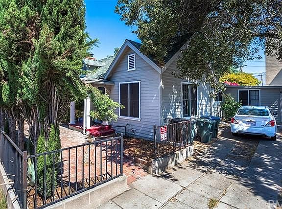 2nd image of 2311 E Del Mar Blvd