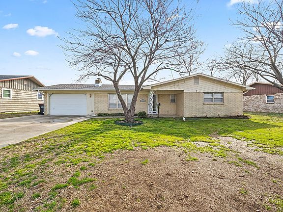 3rd image of 1405 Dyer St