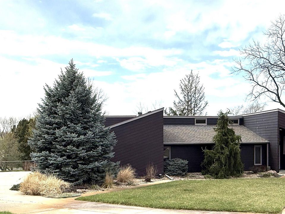 1st image of 1025 Pioneer Dr
