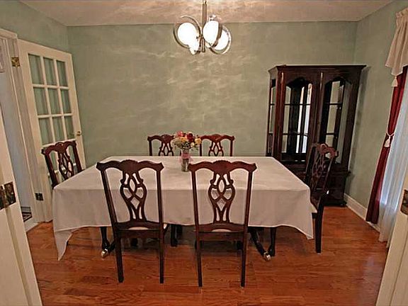 5th image of 3289 W Castle Dr