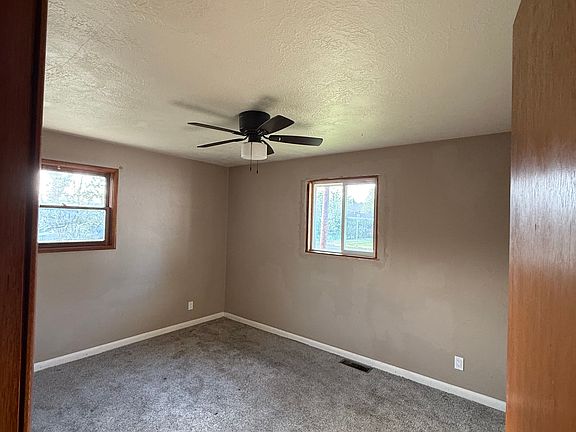 2nd image of 3025 Tess Ave NE